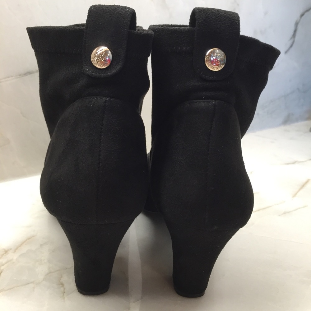 BCBGeneration Black Suede Ankle Booties, size 10 - Picture 7 of 9